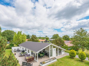 8 person holiday home in Juelsminde Sønderby